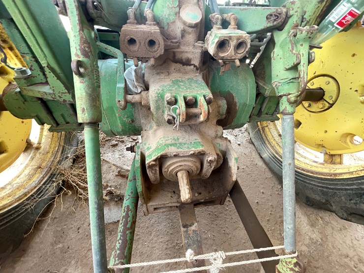 john-deere-2940-image-11