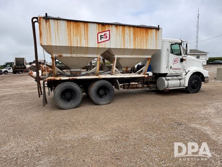 2004-ihc-9400i-dry-tender-truck-(gp11023,-unit-193)-image-9