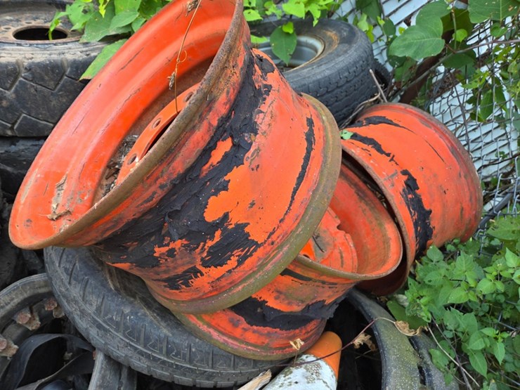a-group-of-ass't-skidsteer-and-excavator-wheels-image-7