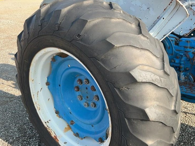 ford-4000-image-29