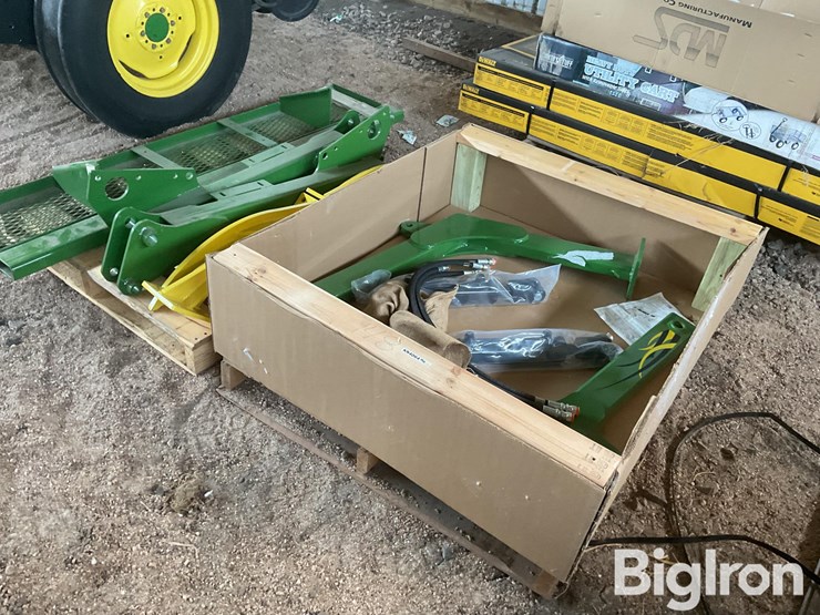 john-deere-148-image-17
