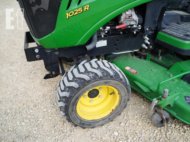 2019-john-deere-1025r-image-10