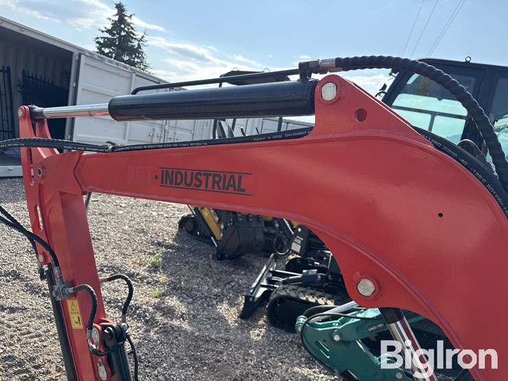2025-agt-qnt50r-mini-excavator-image-15