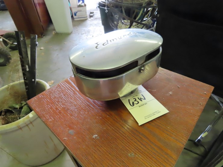 edmunds-flathead-small-air-cleaner-and-suicide-knob-image-1