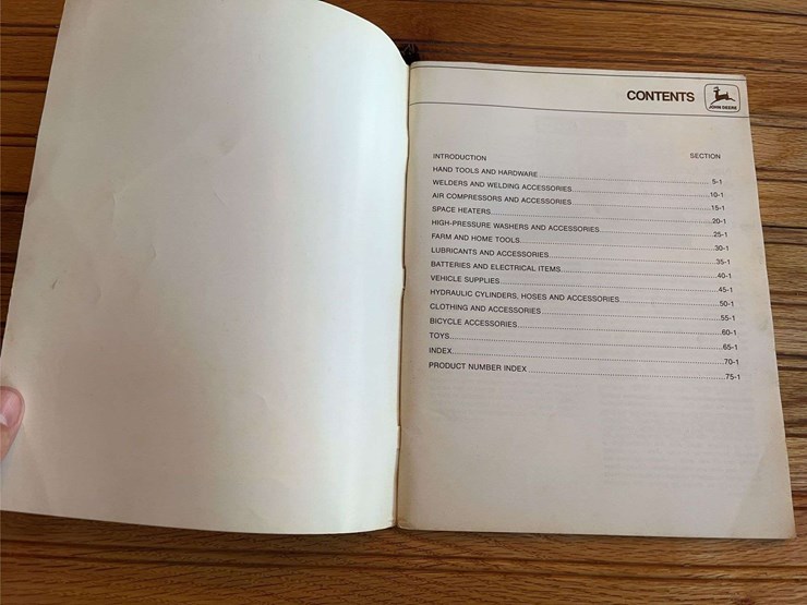 1974-john-deere-merchandise-sales-manual-image-3