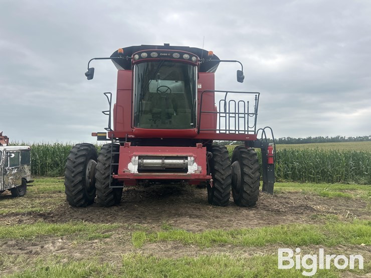 2009-case-ih-6088-image-2