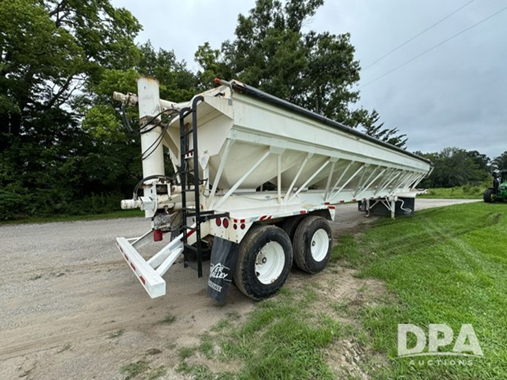 2015-ray-man-dry-fertilizer-trailer-(ed5162)-image-6