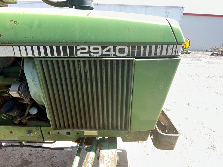 john-deere-2940-image-33