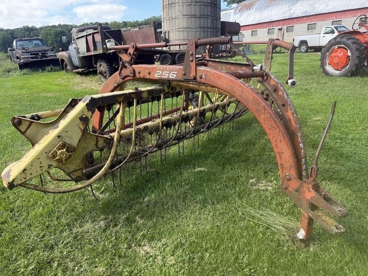 new-holland-256-image-5
