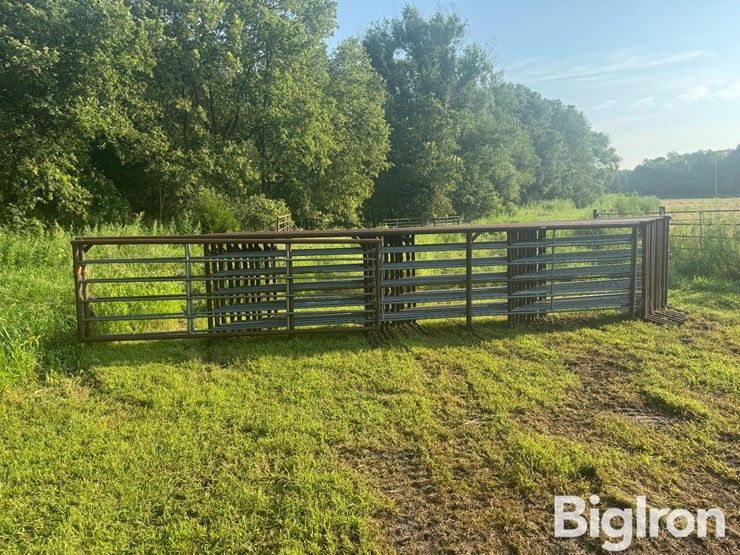 freestanding-panels-w/gate-image-2