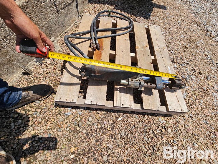 john-deere-equipment-hydraulic-cylinder-image-5
