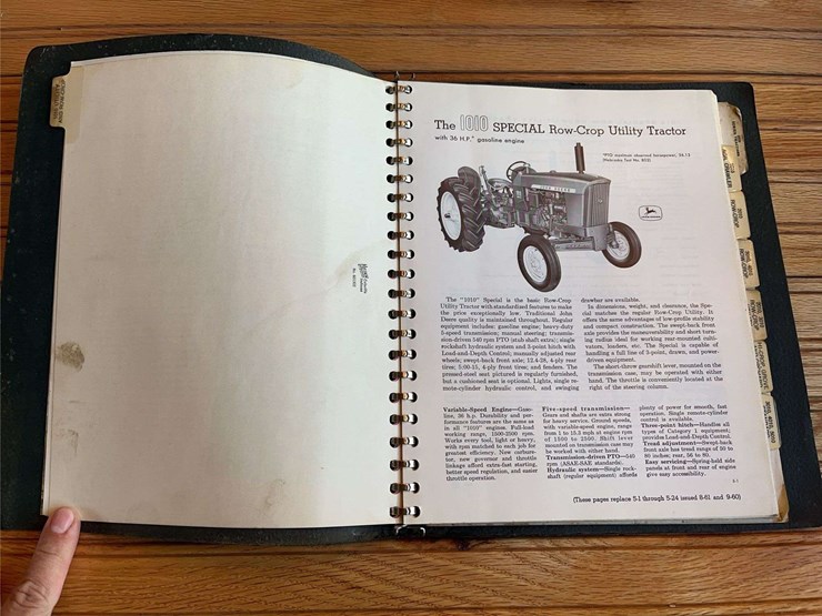 1962-john-deere-tractor-sales-information-binder-image-4