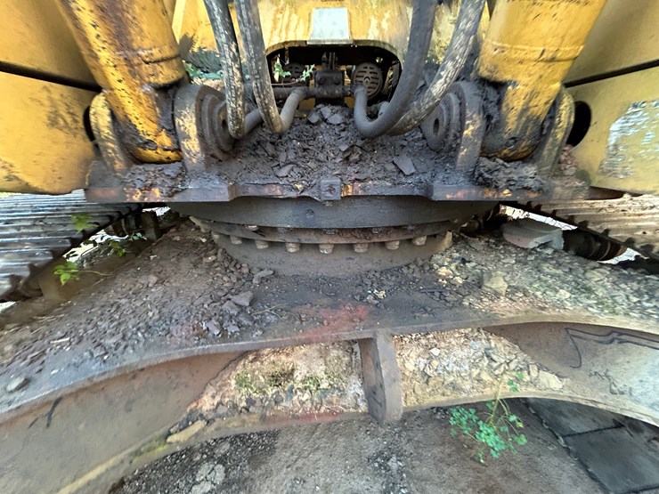 caterpillar-325l-image-33