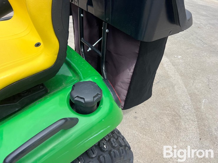 2018-john-deere-x590-image-14