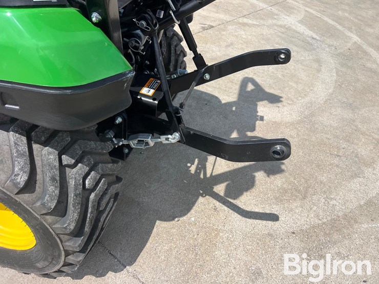 2018-john-deere-1025r-image-15