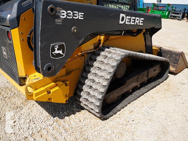 2015-deere-333e-image-19
