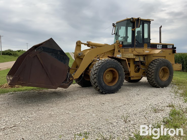 caterpillar-938f-image-1