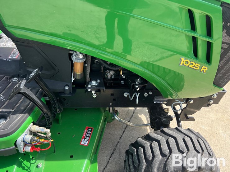 2016-john-deere-1025r-image-20