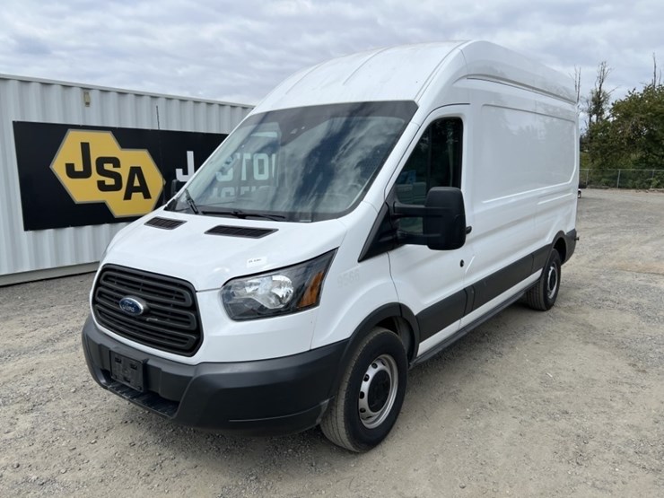 2015-ford-transit-image-1