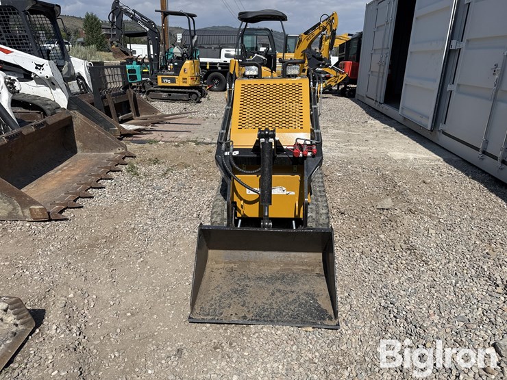 2025-agt-mx-crt23-compact-track-loader-image-2