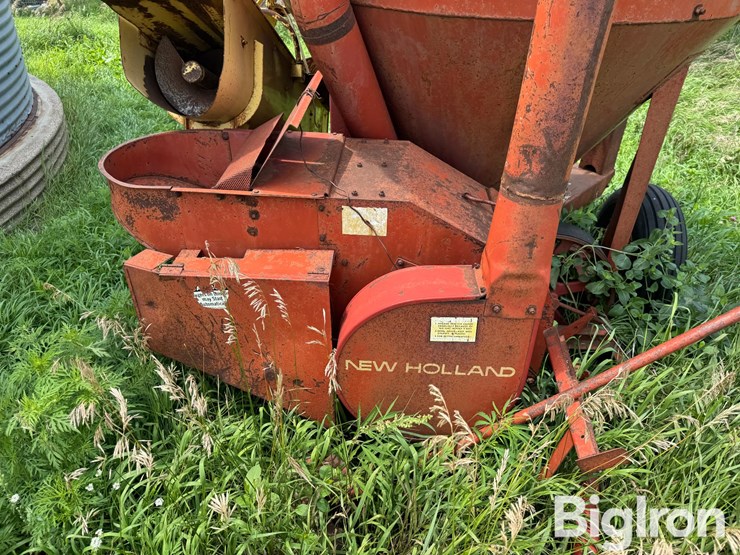 new-holland-354-image-17