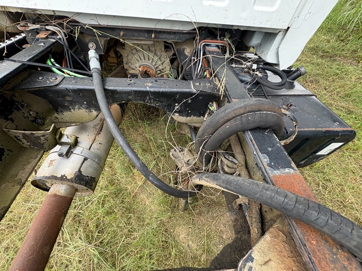 #48-•-#25351-•-inop-2005-gmc-c7500-t/a-daycab-truck-tractor-vin:-1gdm7c1395f500732-image-23