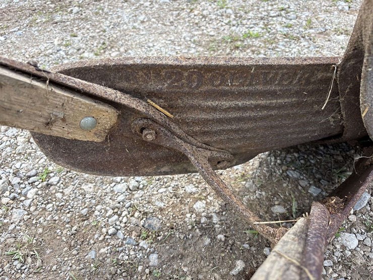 oliver-10”-walking-plow-image-13