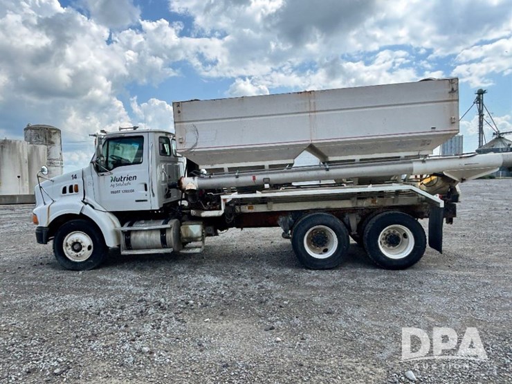 2005-sterling-dry-tender-truck-(gp11242,-unit-111565)-image-17