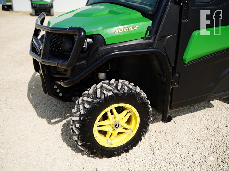 2021-john-deere-gator-xuv-835r-image-10