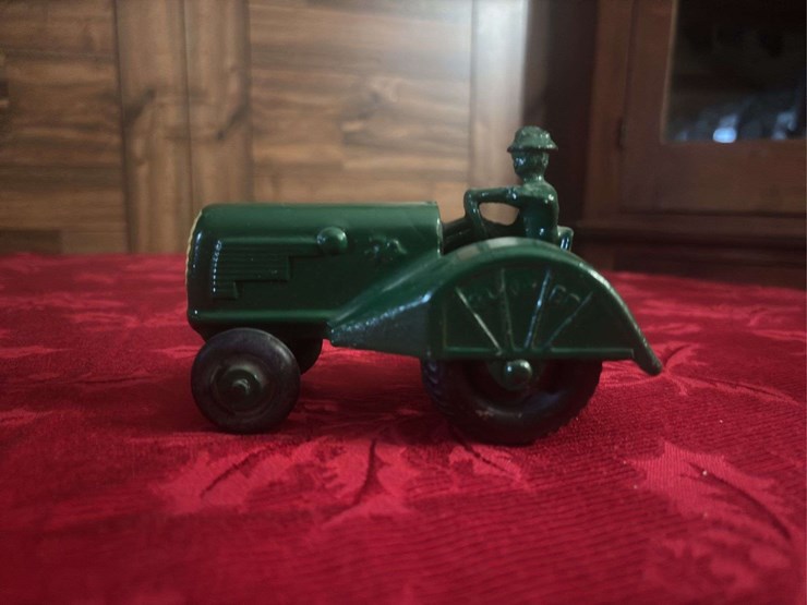 oliver-70-image-3