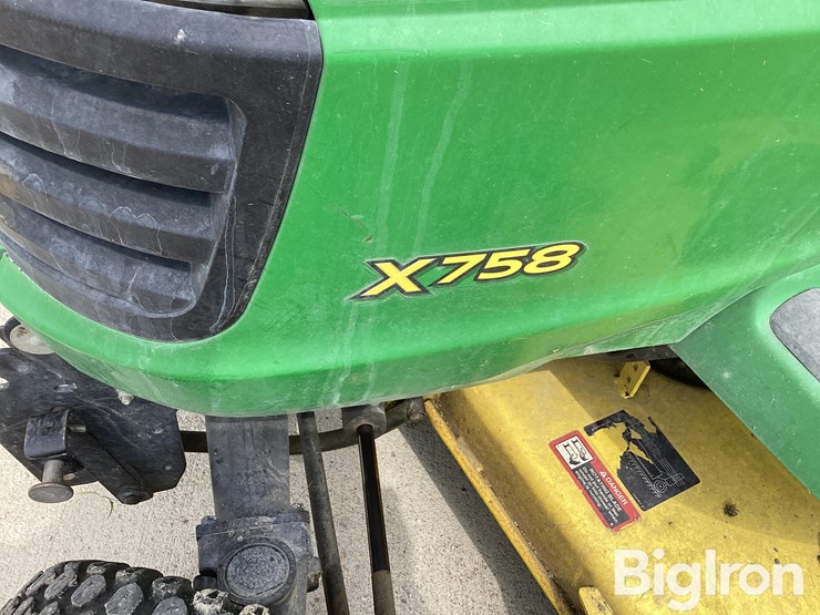 2014-john-deere-x758-image-11