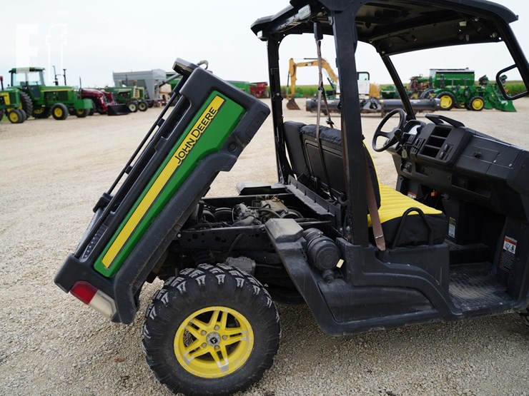 2019-john-deere-gator-xuv-835m-image-29