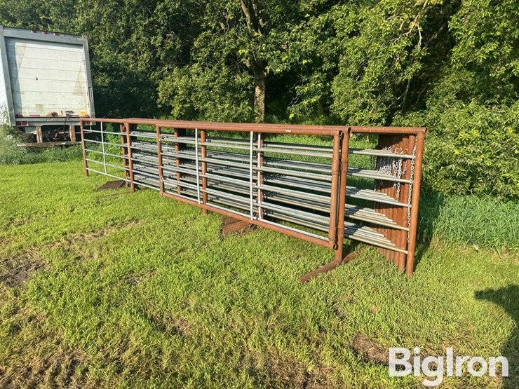 freestanding-panels-w/gate-image-1