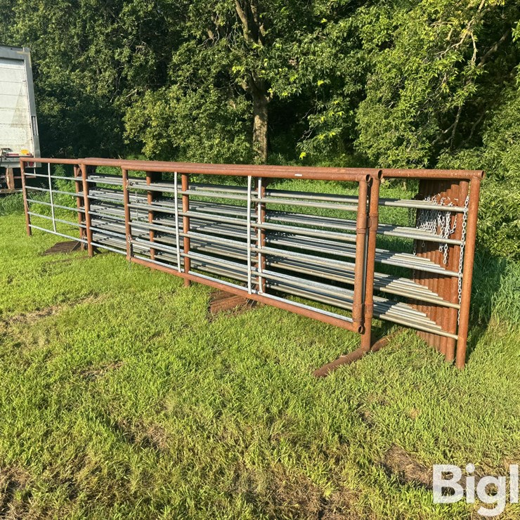 Freestanding Panels W/Gate