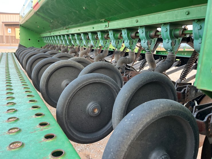 john-deere-450-image-9