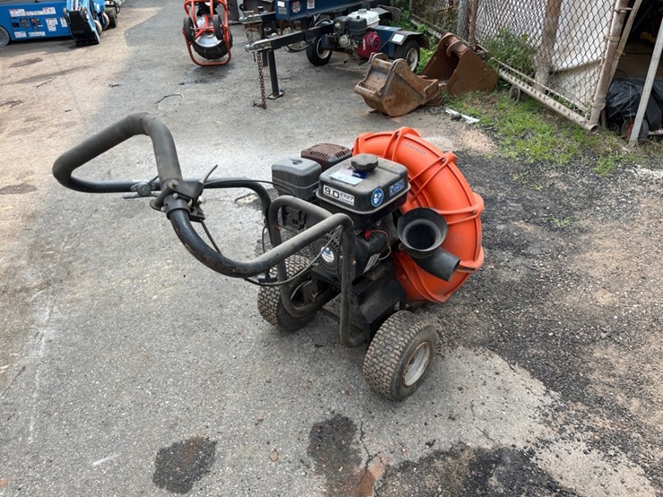 billy-goat-walk-behind-gas-leaf-blower-image-3