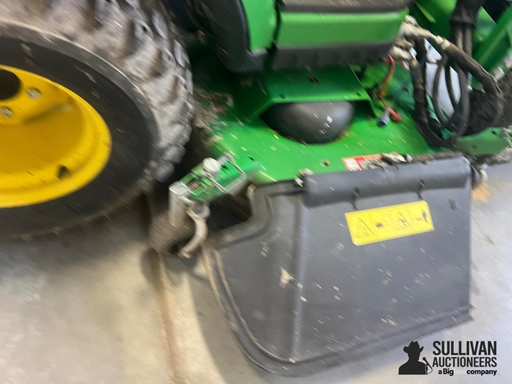 2014-john-deere-1025r-image-18