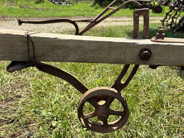 oliver-404-13”-walking-plow-image-15