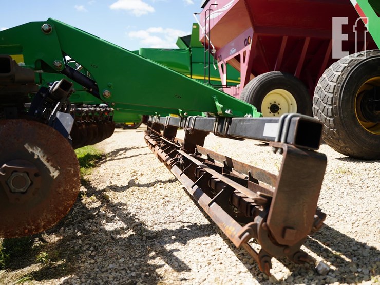2014-john-deere-2720-image-14