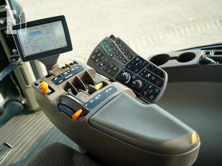 2013-john-deere-8335rt-image-37