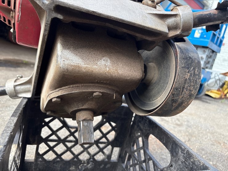 ground-hog-earth-drill-image-6