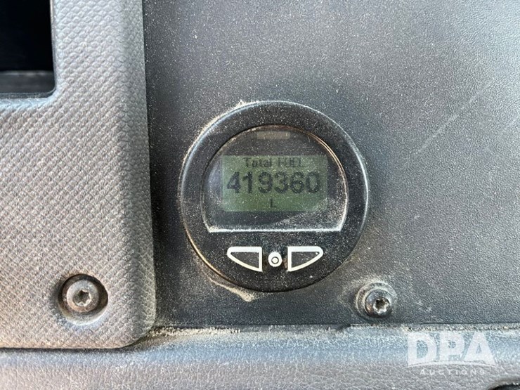 2013-freightliner-cascadia-day-cab-truck-(jn2570,-unit-4038)-image-77