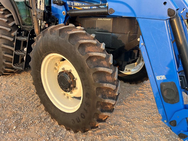 2013-new-holland-ts6.125-image-9