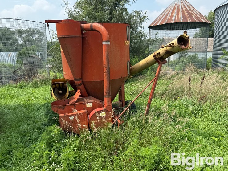 new-holland-354-image-2