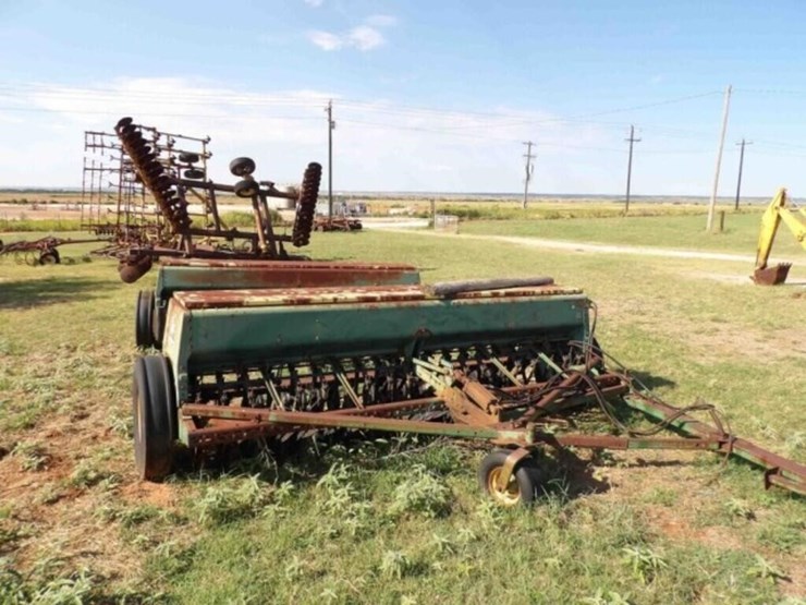 john-deere-8300-image-1