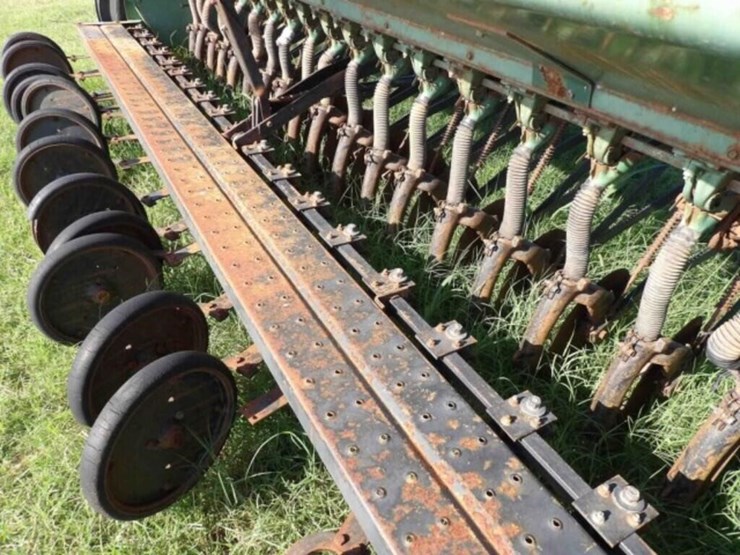 john-deere-8300-image-6