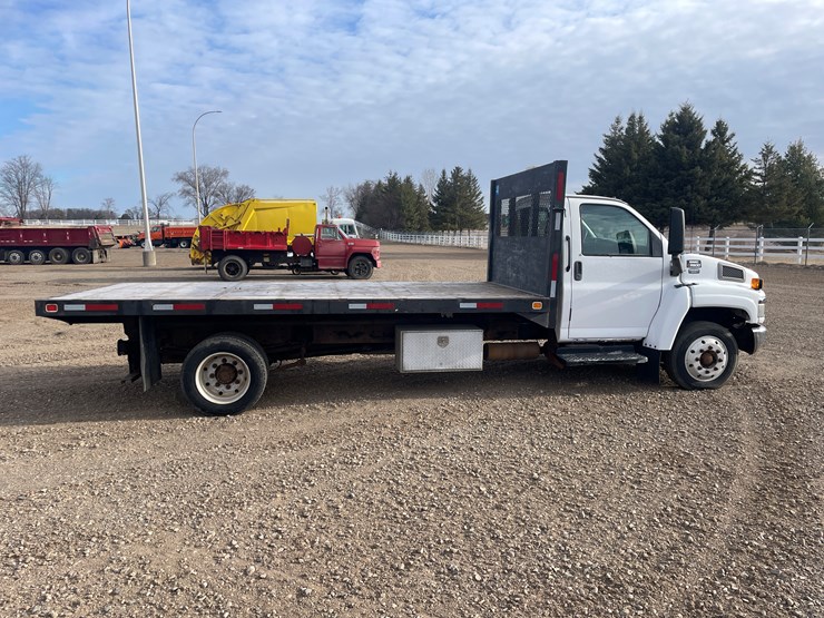 2005-gmc-5500-image-6