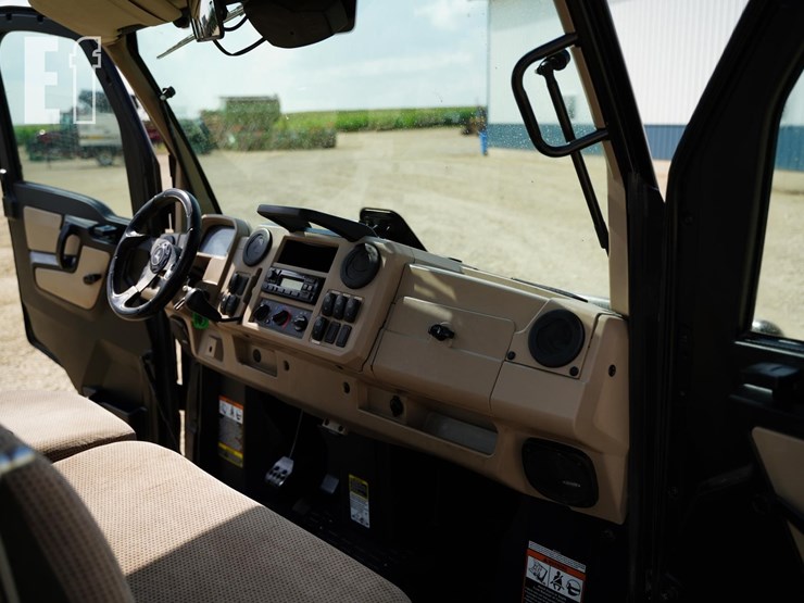 2021-john-deere-gator-xuv-835r-image-29