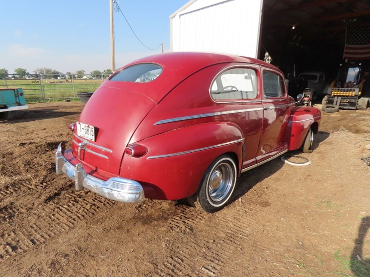 1946-ford-super-deluxe-tudor-sedan-image-7