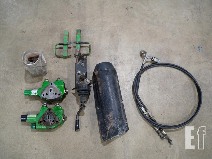 1994-john-deere-640-image-13